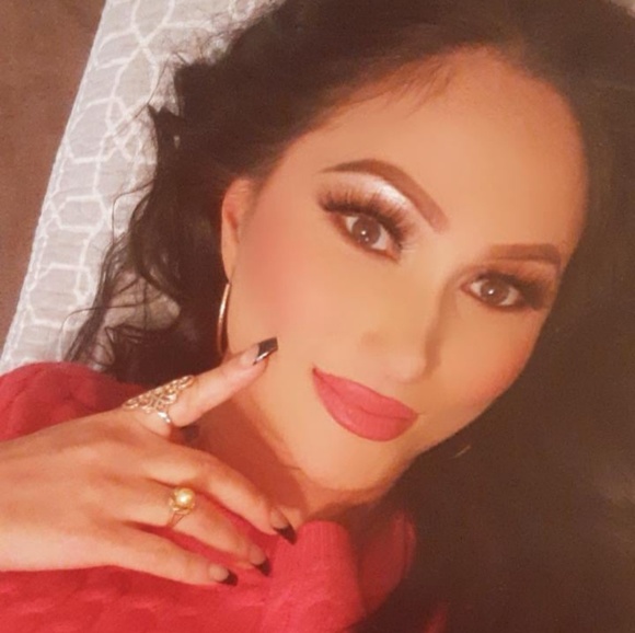 StyledByYas - Picture 1 of 1